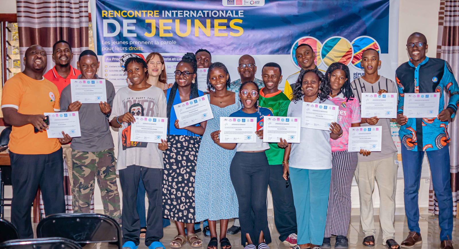 Remise des attestations, rencontre internationale de jeunes, Brazzaville © Apprentis D’Auteuil
